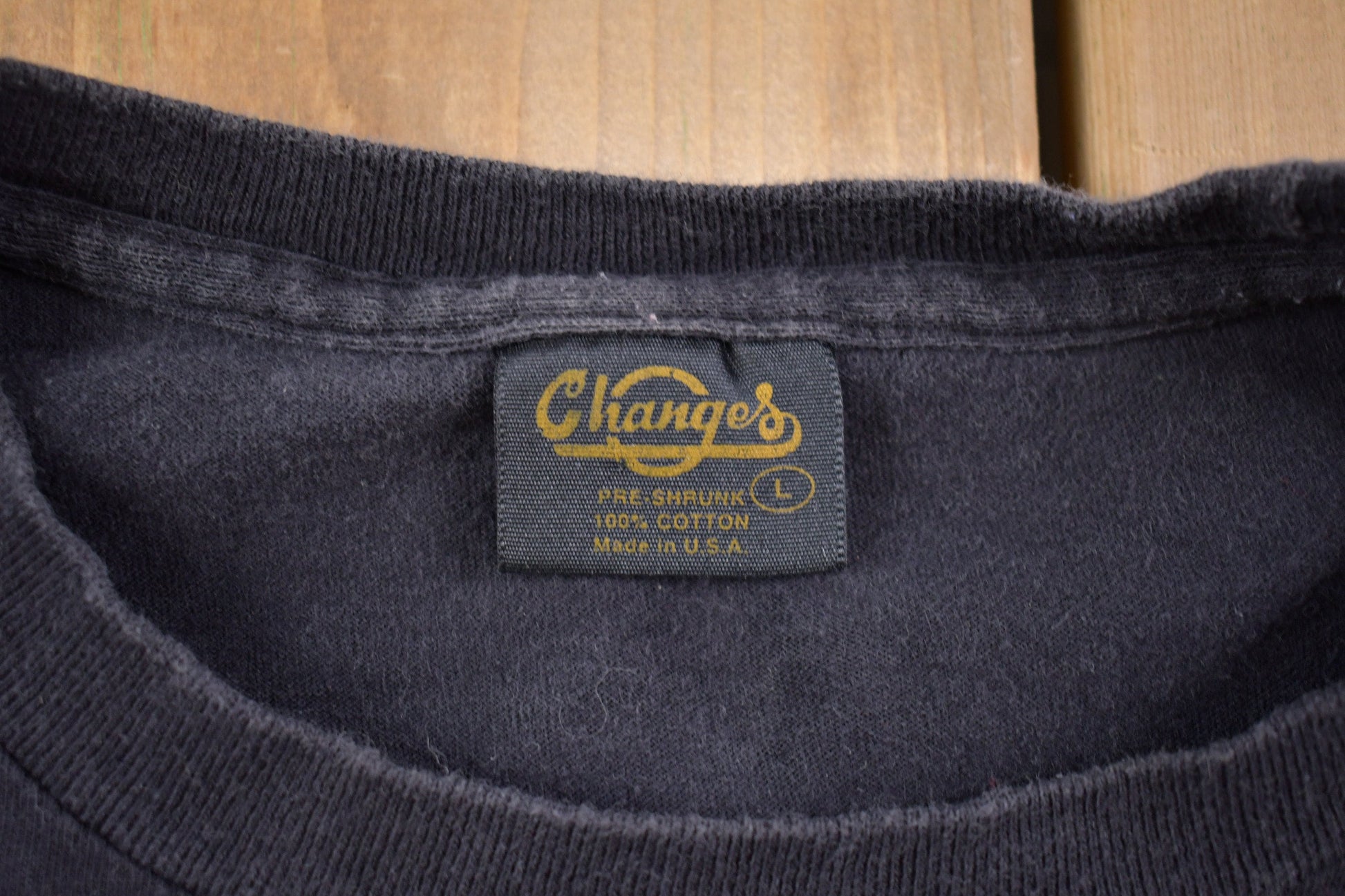 Vintage 1997 Chicago Bulls 5 Peat NBA Champs Graphic T-Shirt