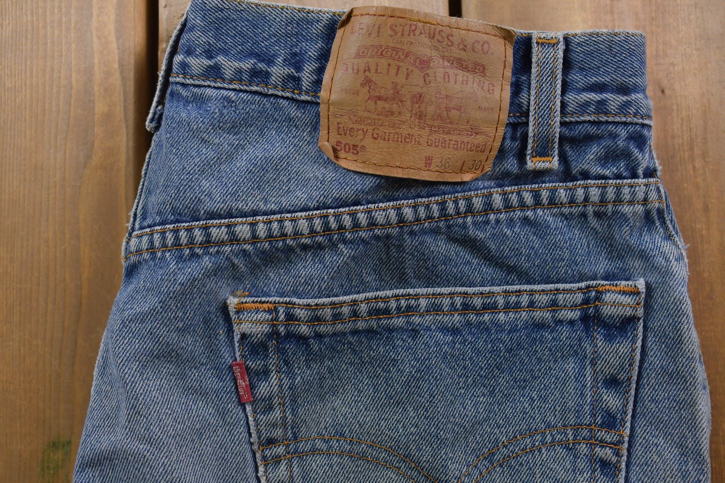 Vintage 1990s Levi's 505 Red Tab Jeans Size 34 x 26