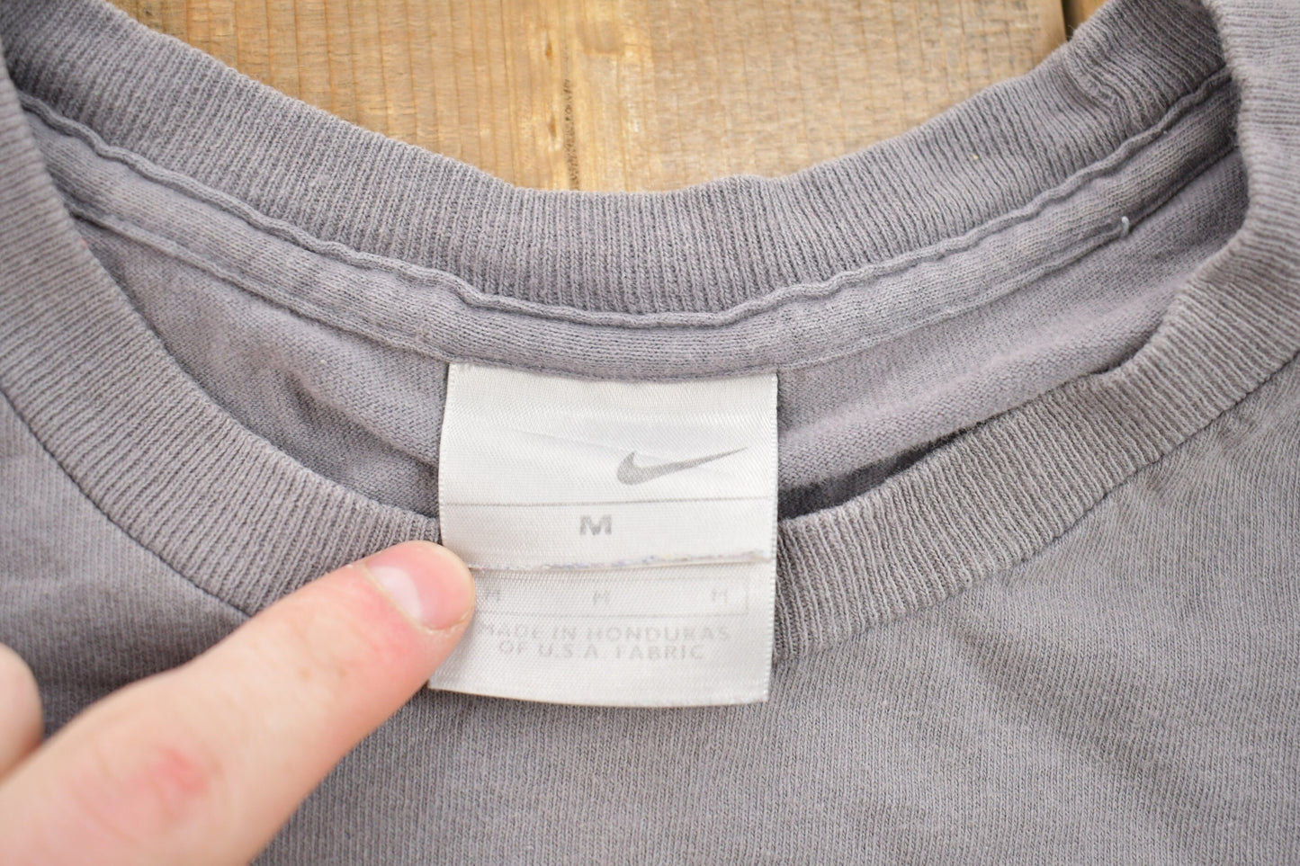 Vintage 1990s Nike Graphic T-Shirt / 90s / Streetwear / Vintage Athleisure / Brand and  Logo / 90's Nike / Grey Tag / Nike Swoosh