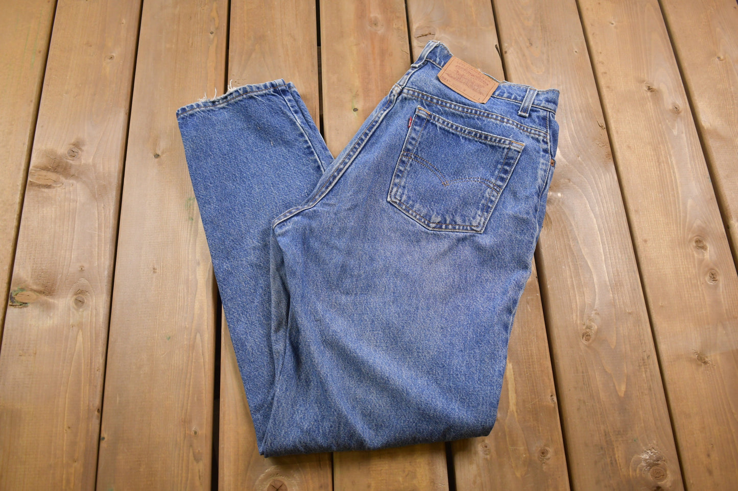 Vintage 1990s Levi's 551 Red Tab Jeans Size 32 x 32 / 90s Blue Denim / Streetwear Fashion / Vintage Denim / Made In USA / Vintage Levi's