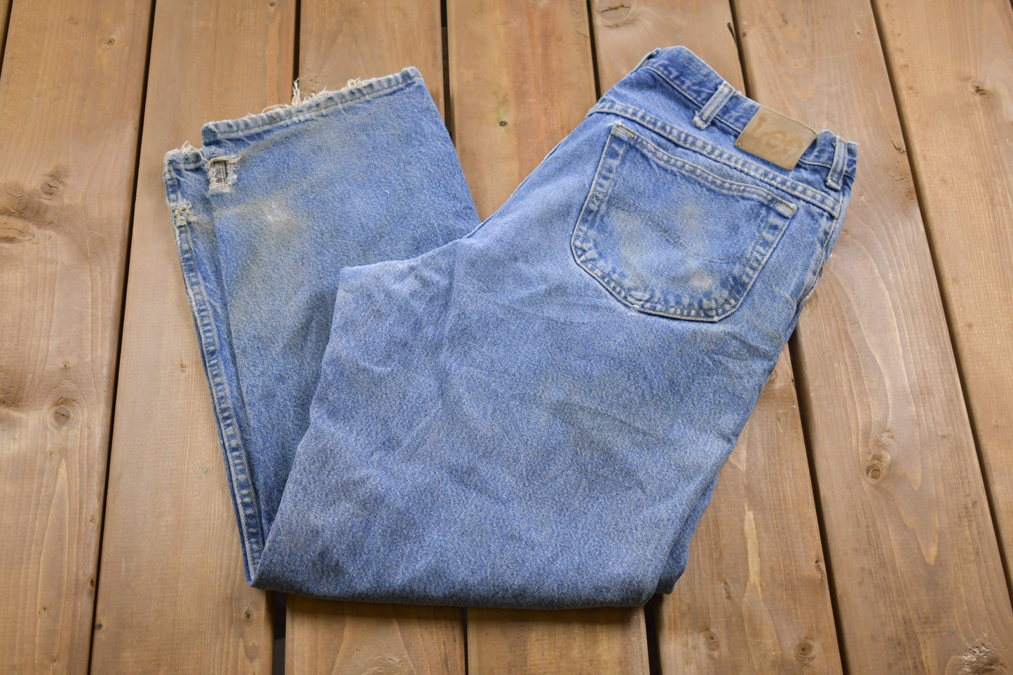 Vintage 1990s Lee Light Wash Denim Jeans 36 x 28 / Vintage Denim / Distressed Jeans / Streetwear Fashion / / Vintage Pants