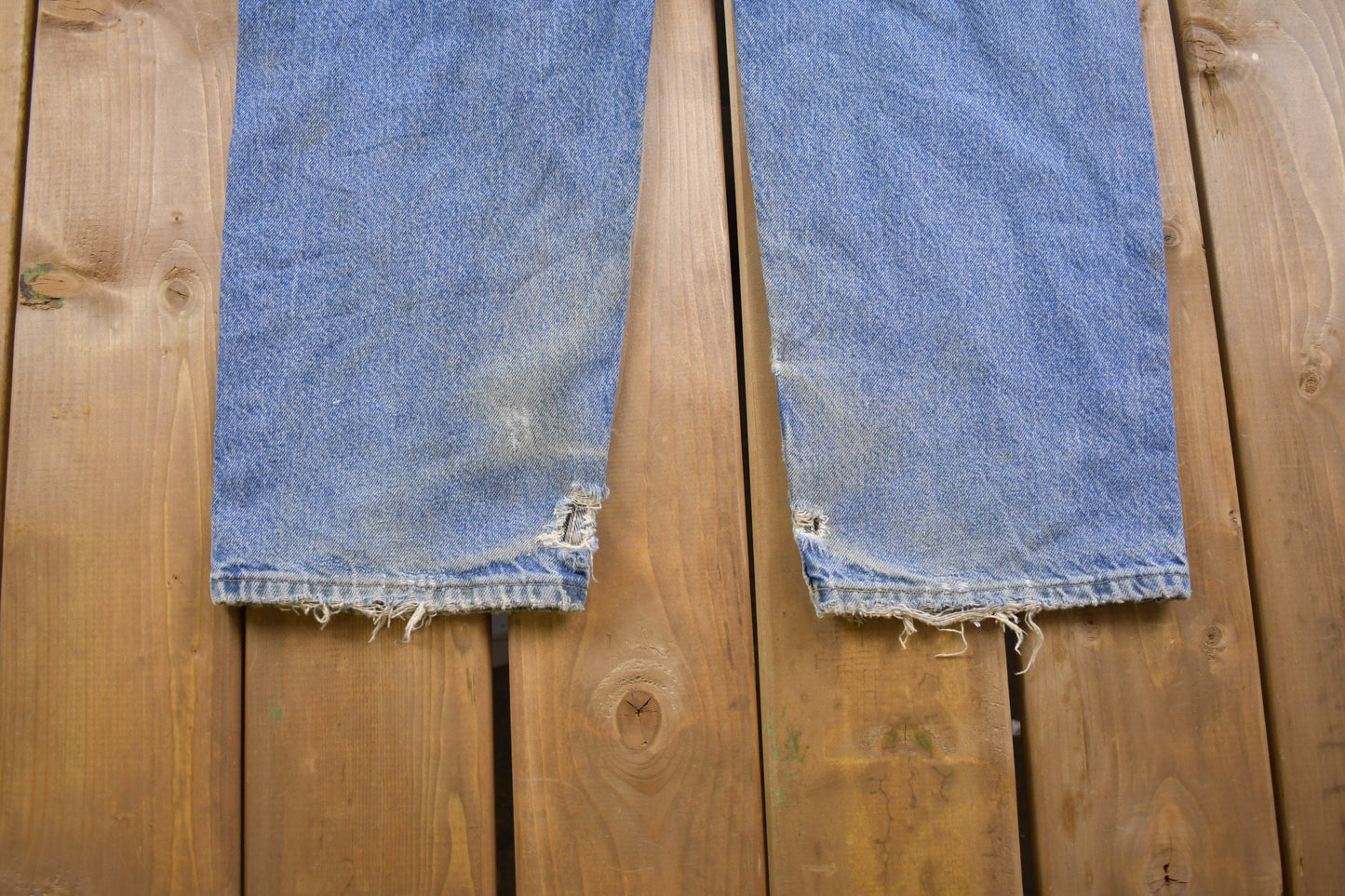 Vintage 1990s Lee Light Wash Denim Jeans 36 x 28 / Vintage Denim / Distressed Jeans / Streetwear Fashion / / Vintage Pants