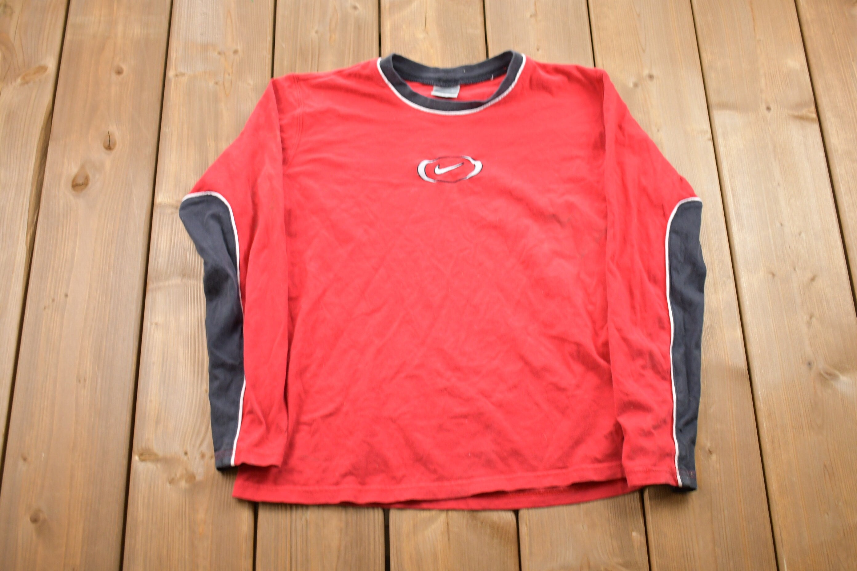 Vintage 1990s Nike Embroidered Graphic Long Sleeve T-Shirt