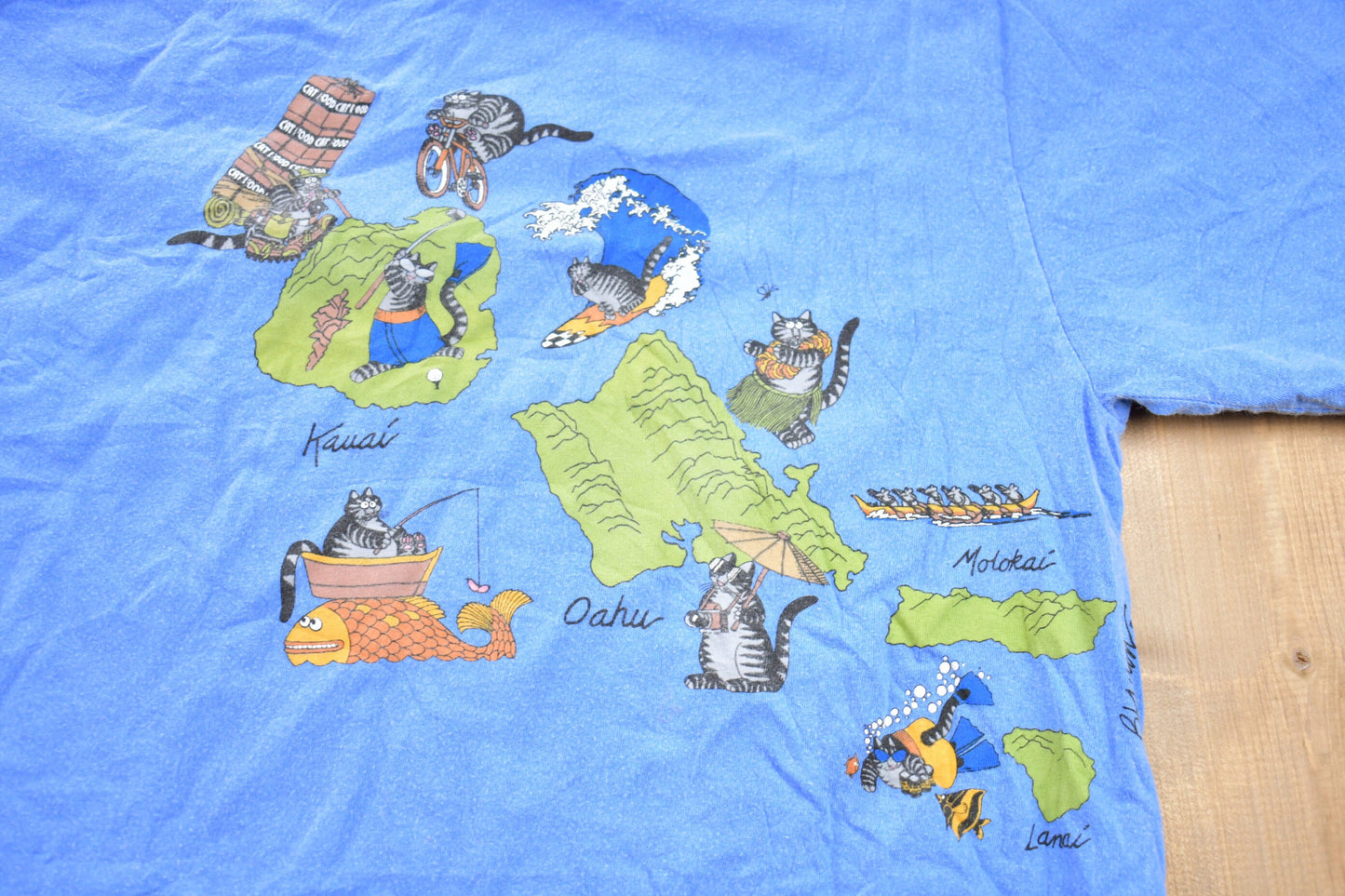 Vintage 1990s Hawaii Graphic T-Shirt / Graphic / 90s / Streetwear / Retro Style / Vacation T-Shirt / Island Tee / Funny Animals Tee