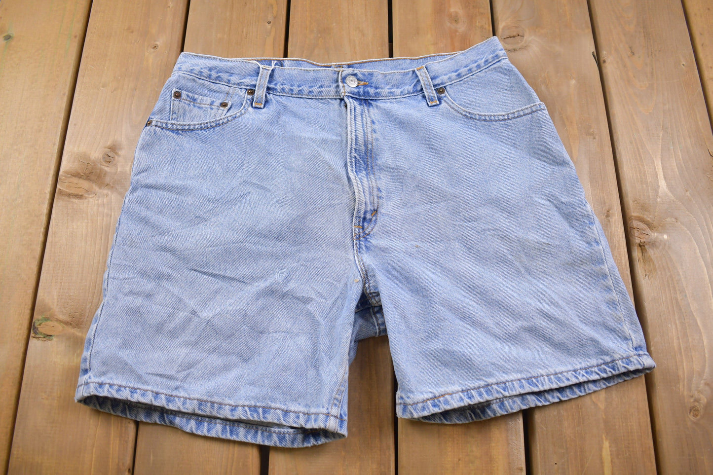 Vintage 1990s Levi's 550 Red Tab Jean Shorts 35 x 7 / Made in USA / 90s Shorts / Streetwear Fashion / Bottoms / Light Wash / Vintage Jeans