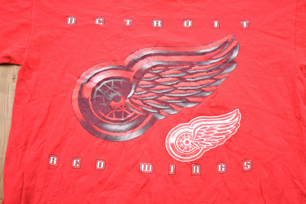 Vintage 1990s Detroit Red Wings NHL Graphic T-Shirt
