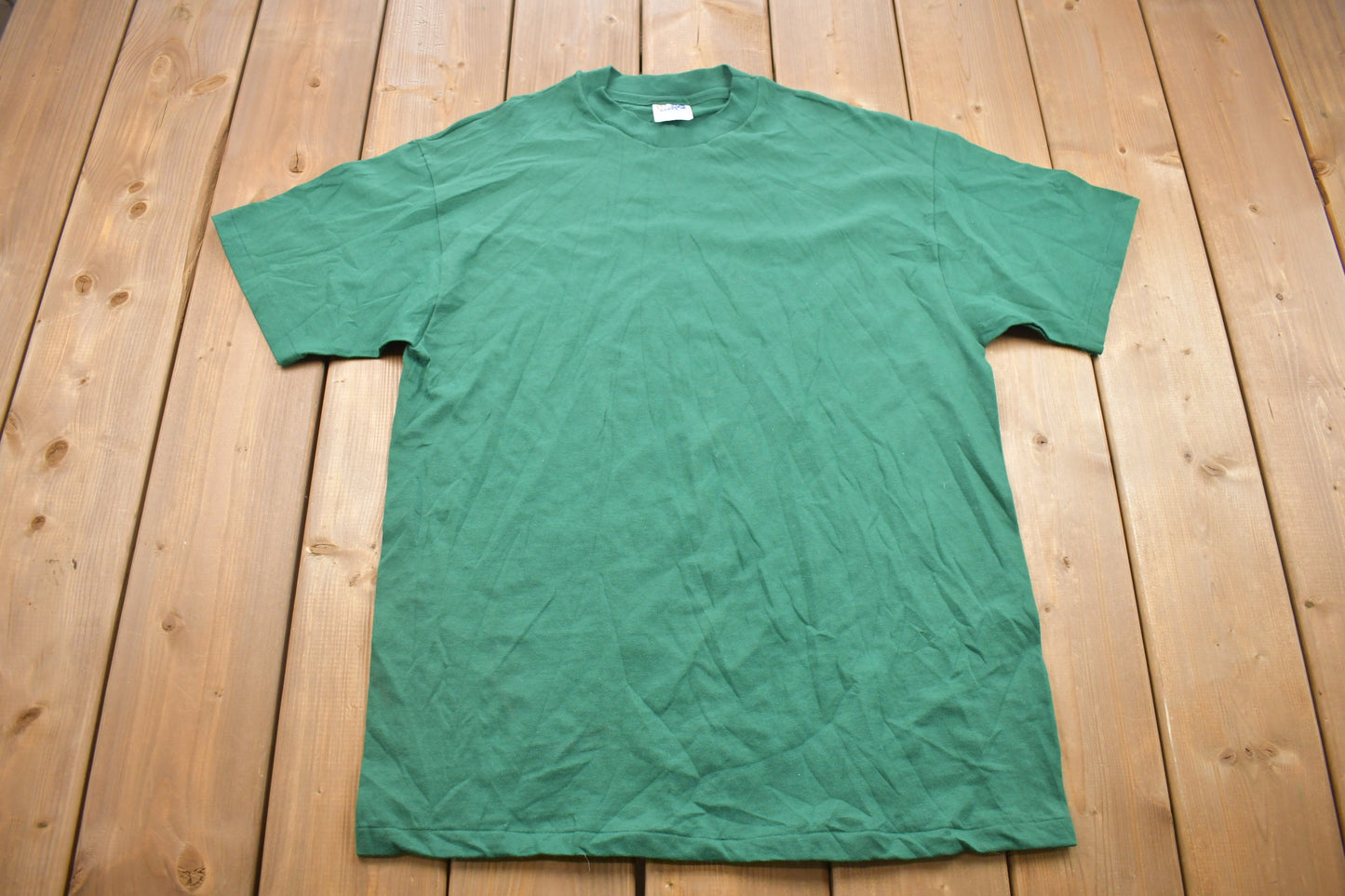 Vintage 1990s Hanes Blank Green T Shirt / Made in USA / Vintage T Shirt / Streetwear / Graphic Tee / Single Stitch