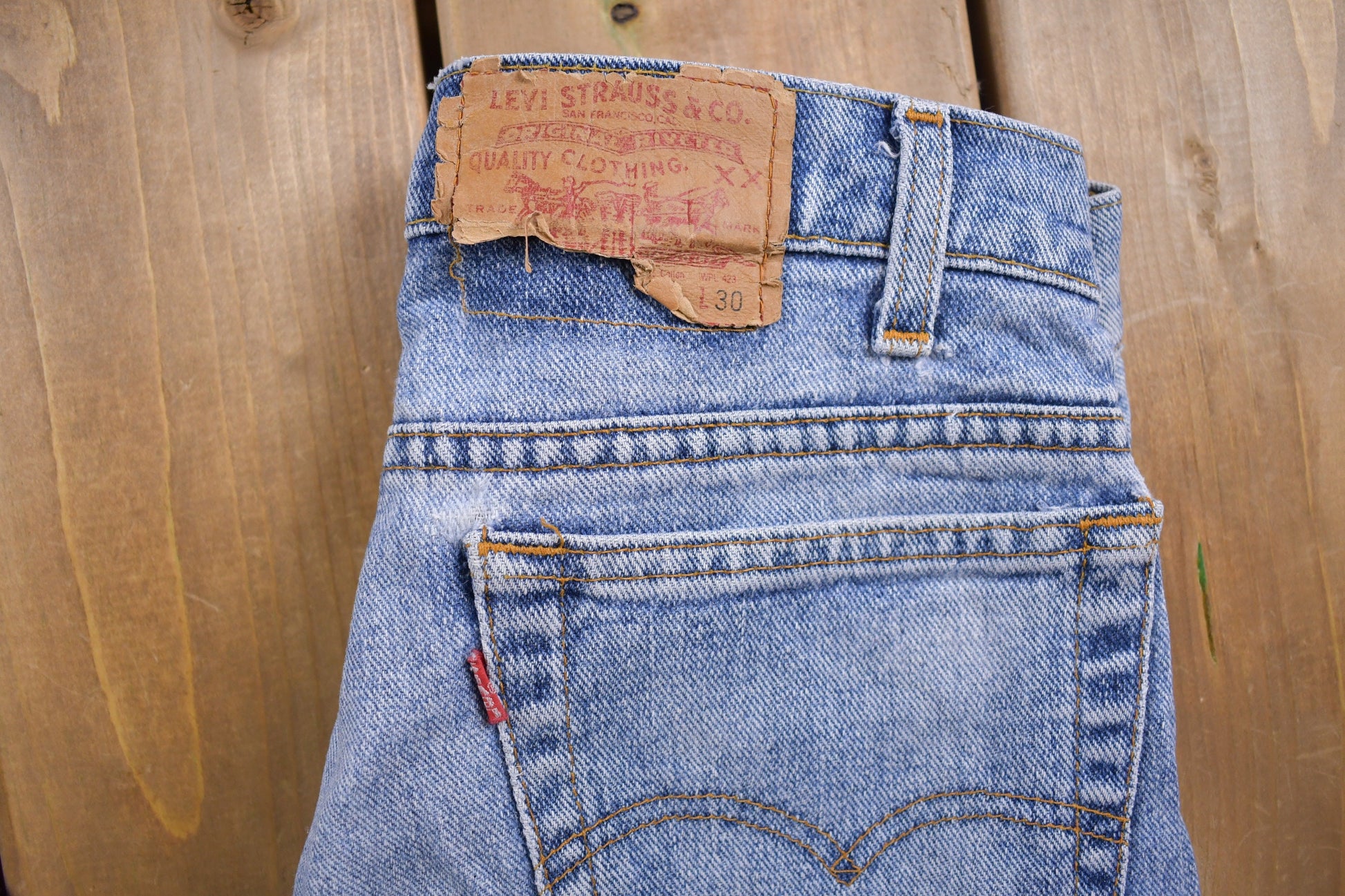 Vintage 1990s Levi's Red Tab Jeans Size 28 x 28