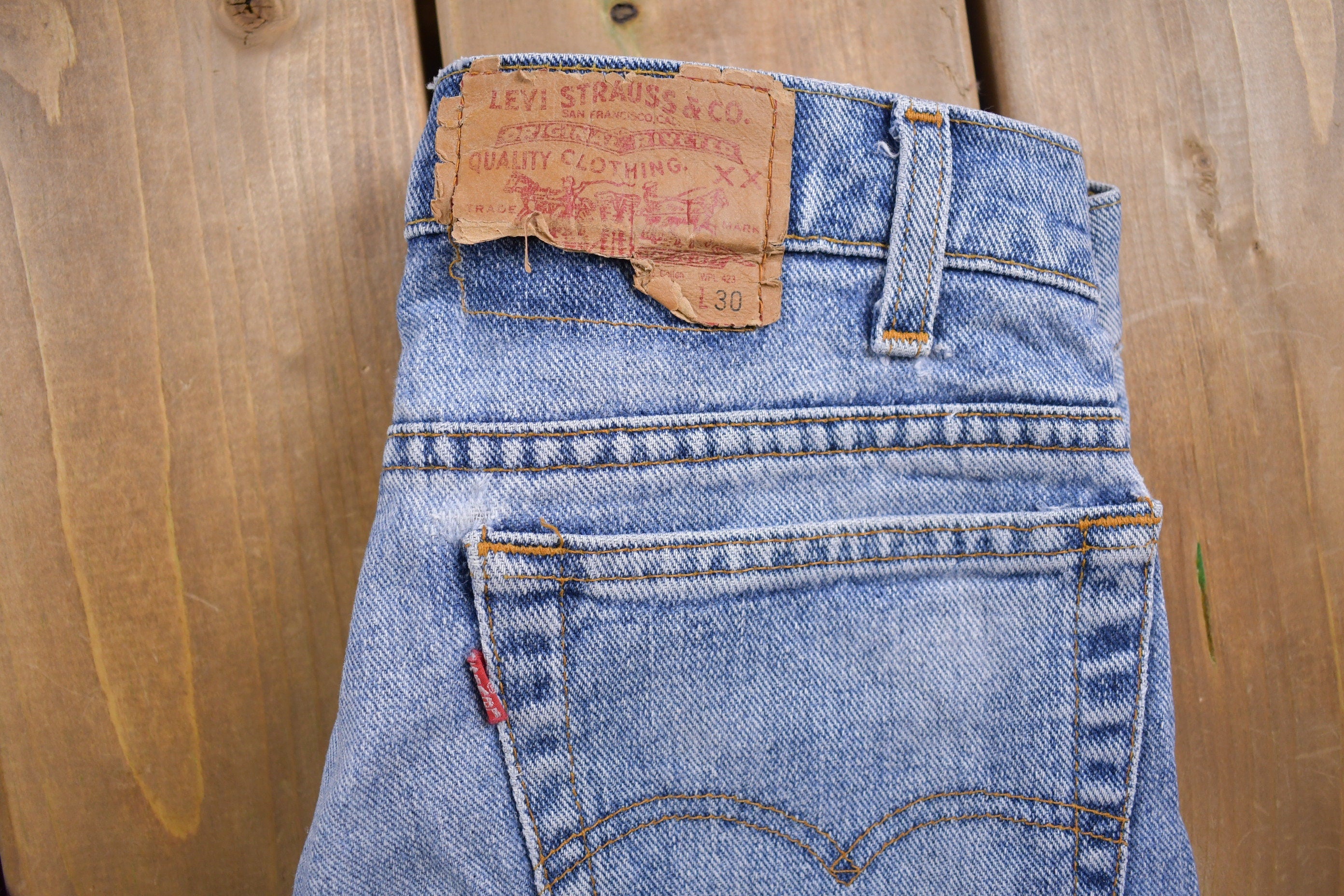 Vintage 1990s Levi's Red Tab Jeans Size 28 x 28