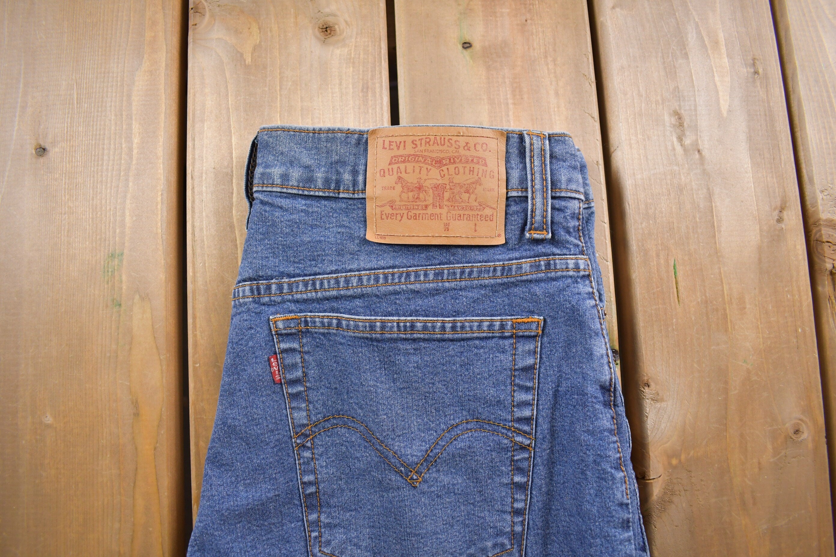 Vintage 1990s Levi's Red Tab Jeans Size 32 x 31