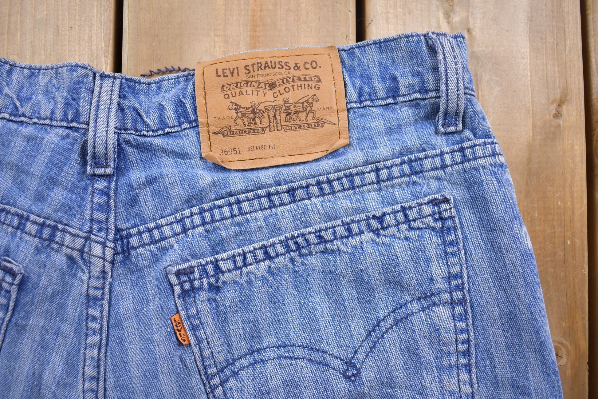 Vintage 1990s Levi's Striped Orange Tab Jean Shorts 32 x 6