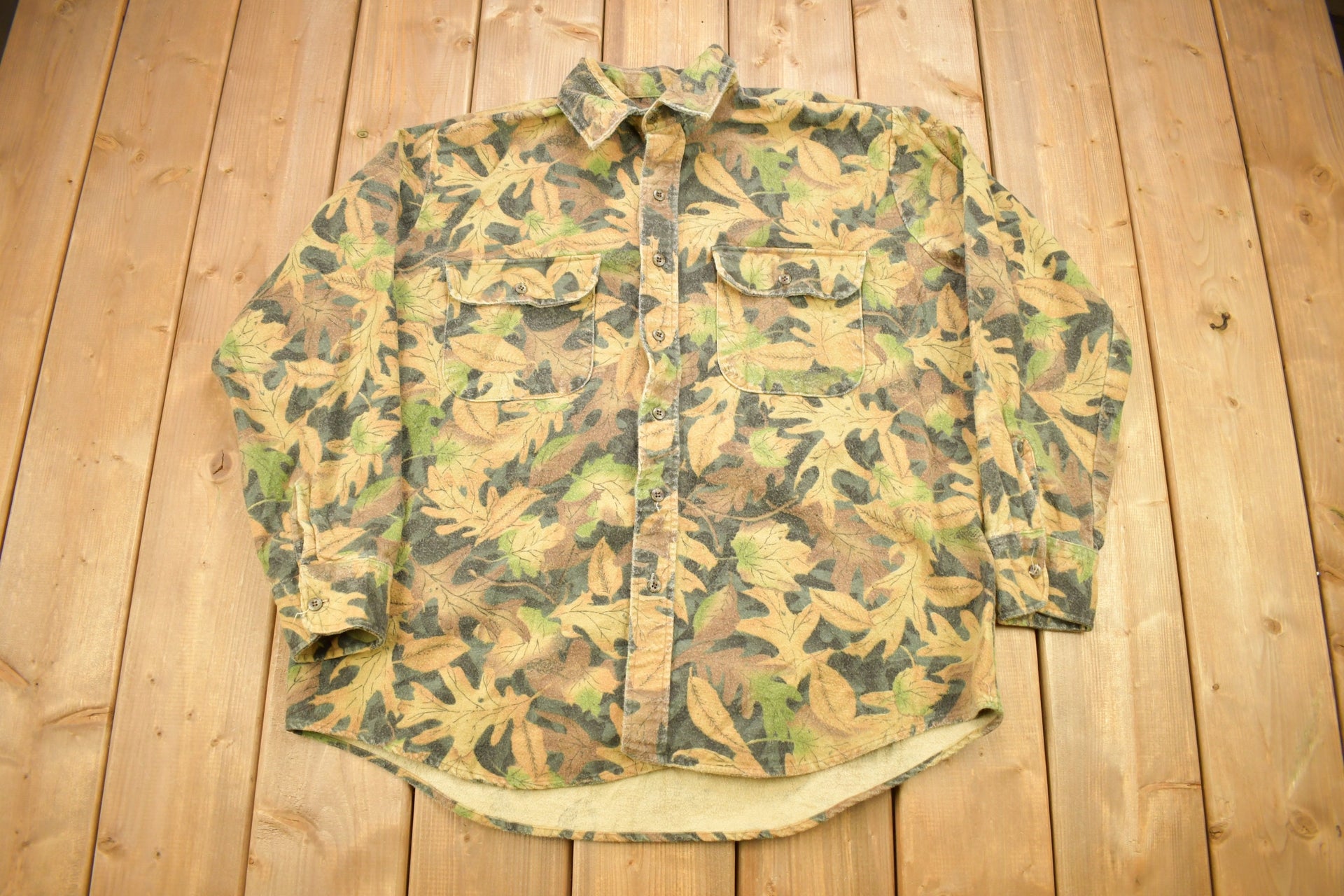 Vintage 1980s Kelly Cooper Tru-Leaf Camouflage Button Up Shirt