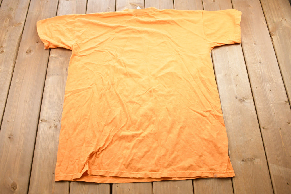 Vintage 1990s Looney Tunes Garden Delights Graphic T-Shirt