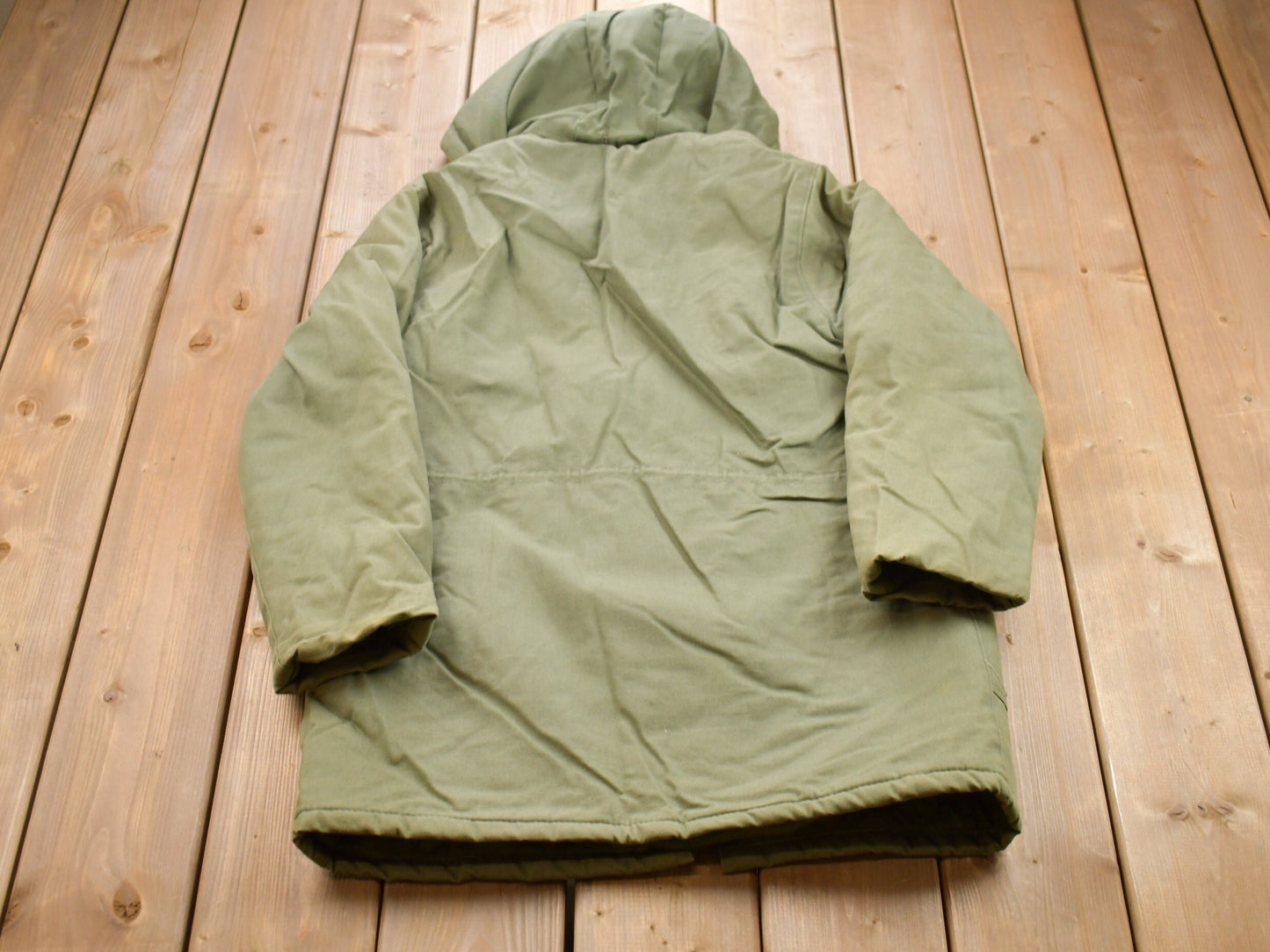 Vintage 1980s Military Hooded Jacket / Zip Up Jacket / US Army Green / Vintage Army / Streetwear Fashion / Army Jacket / Made In Canada