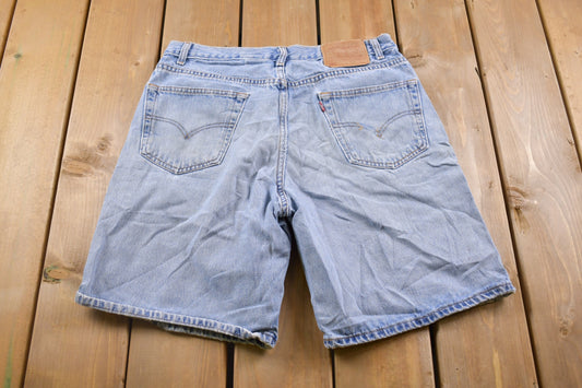 Vintage 1990s Levi's 550 Red Tab Jean Shorts 32 x 9 / 90s Shorts / Streetwear Fashion / Bottoms / Light Wash / Vintage Jeans/ Jorts