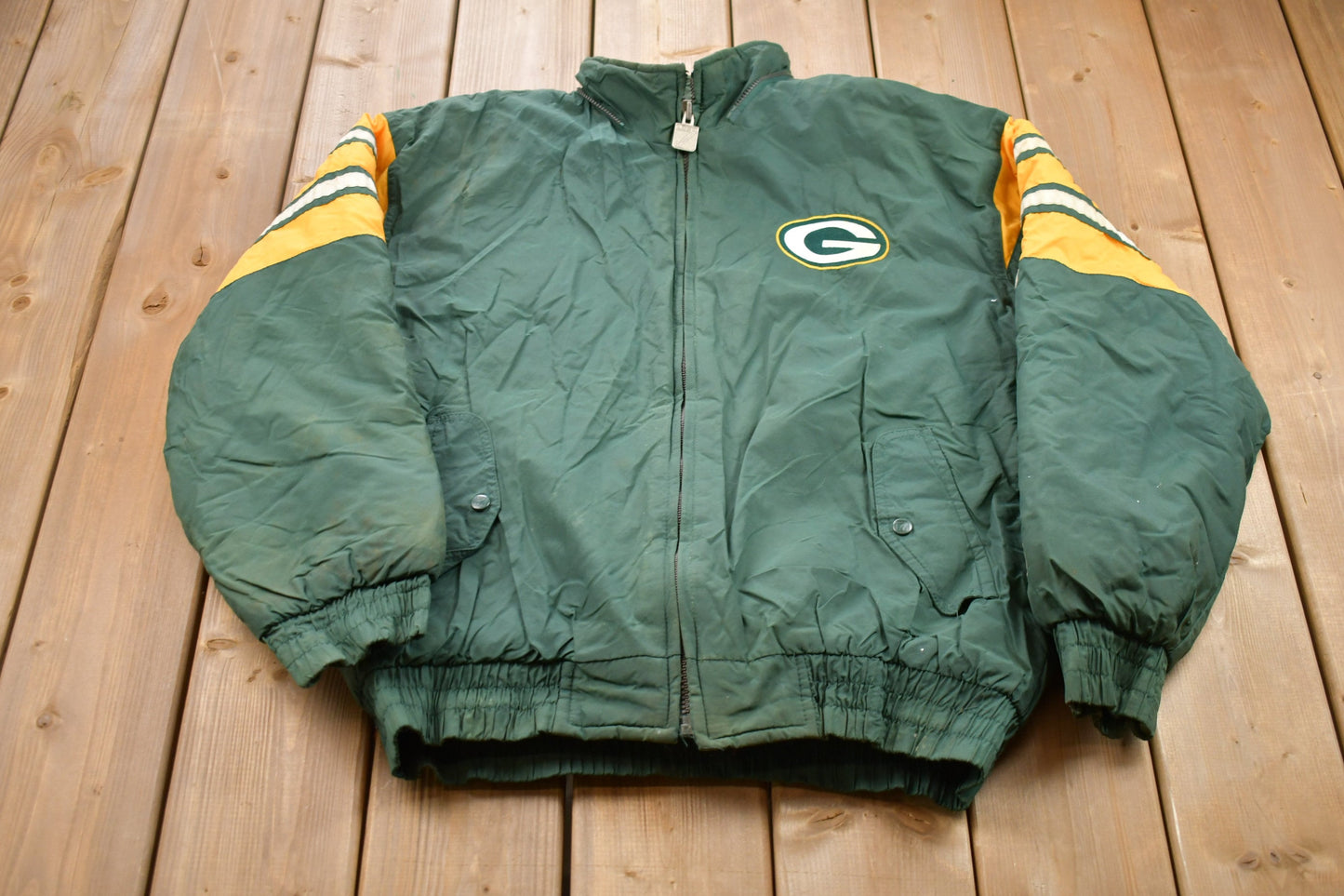 Vintage 1990s Green Bay Packers Logo7 Game Day Windbreaker Jacket / Team Logo / Athletic Spring Summer Sportswear / Streetwear / Athleisure