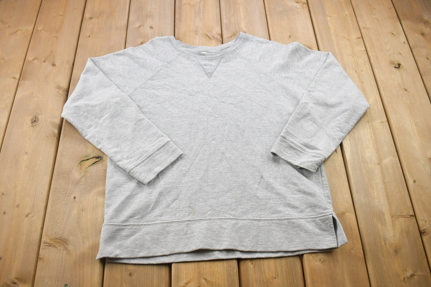 Vintage 1990s Blank Grey Crewneck Sweatshirt / Made in USA / 90s Crewneck / Athleisure / Streetwear / Vintage Basics