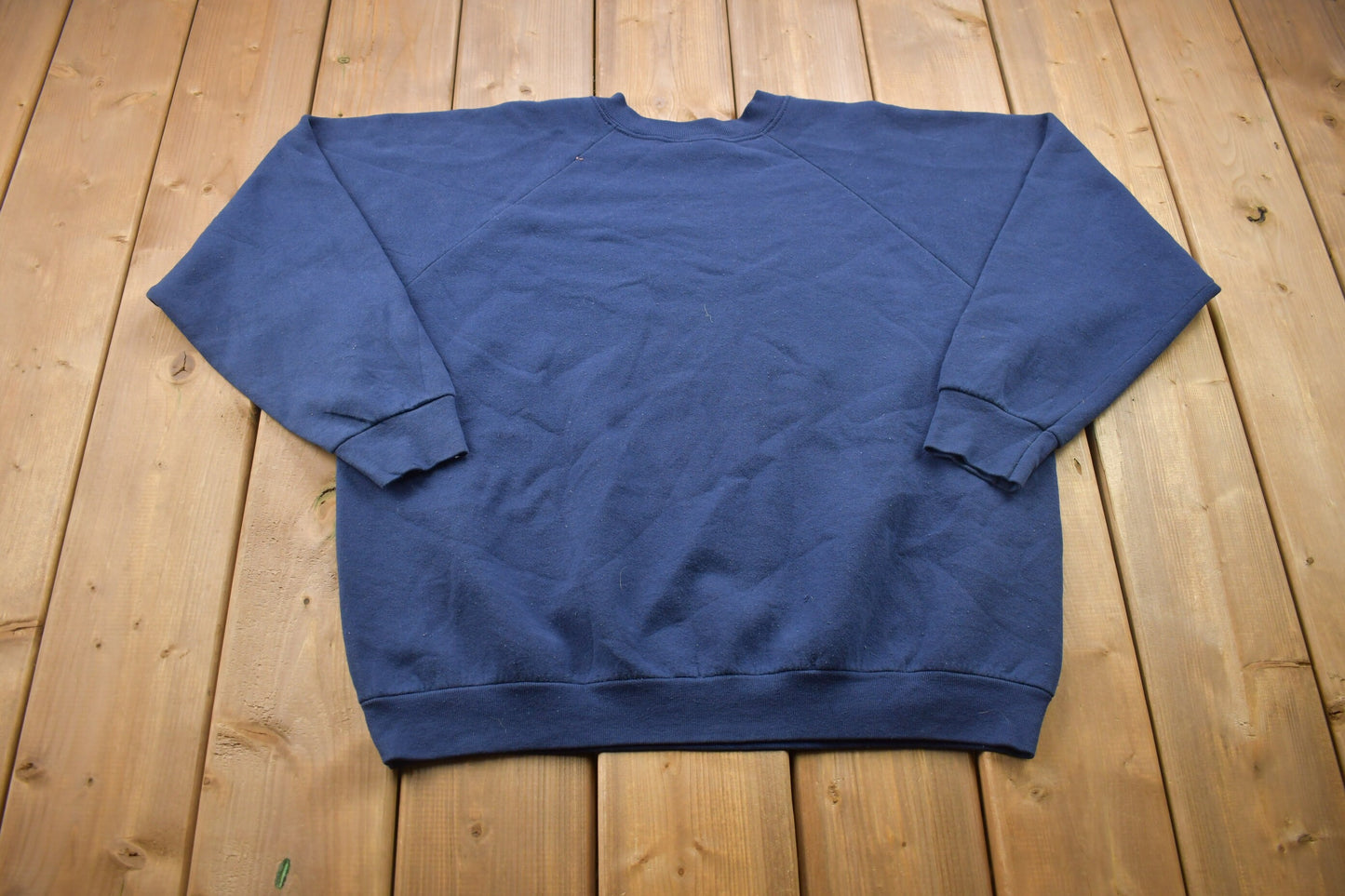 Vintage 1980s Blank Raglan Crewneck Sweatshirt / 80s Crewneck / Vintage Basics / Athleisure / Streetwear / Essentials