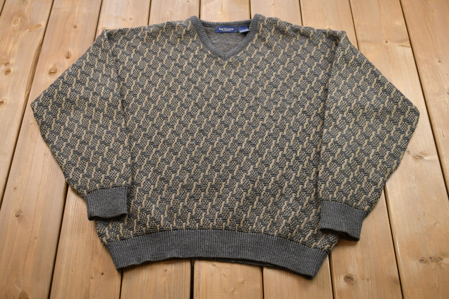 Vintage 1990s Van Heusen Knitted V-Neck Sweater / Vintage 90s V-Neck / All Over Pattern / Colorful / Sweatshirt / Abstract Pattern