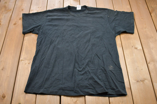 Vintage 1990s Fruit Of The Loom Basic T-Shirt