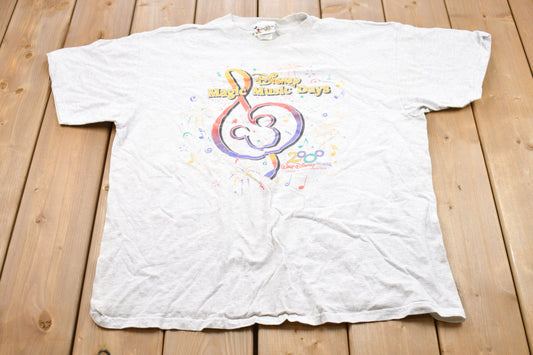 Vintage 2000 Walt Disney World Graphic T-Shirt / Graphic / 80s / 90s / Streetwear / Retro Style / Single Stitch / Mickey Mouse / 90s Mickey