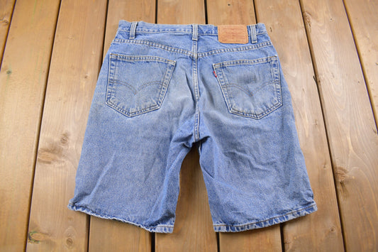 Vintage 1990s Levi's 505 Jean Shorts 32 x 9 / 90s Shorts / Streetwear Fashion / Bottoms / Light Wash / Vintage Jeans/ Jorts