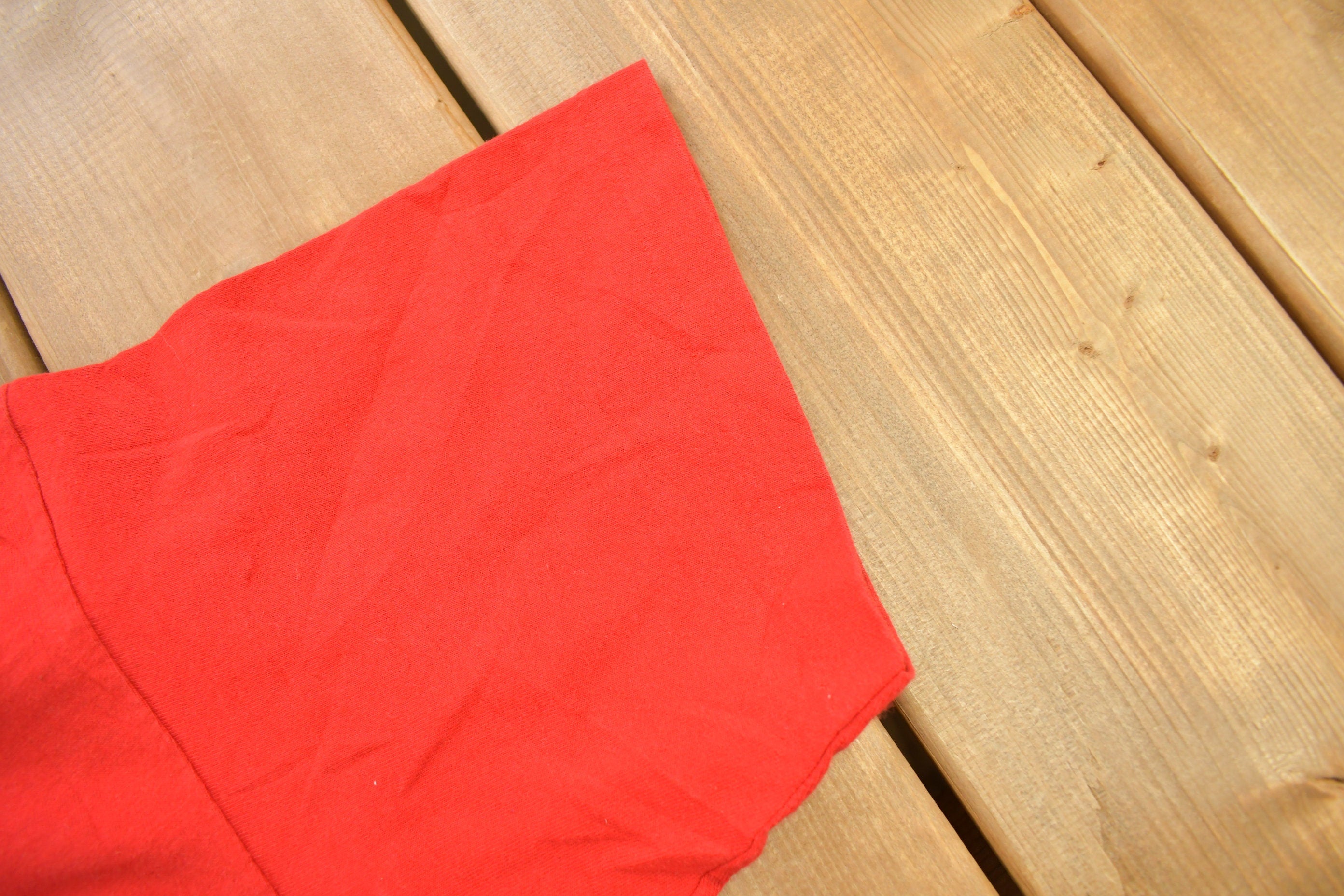 Vintage 1990s Chicago Bulls NBA Embroidered T-Shirt