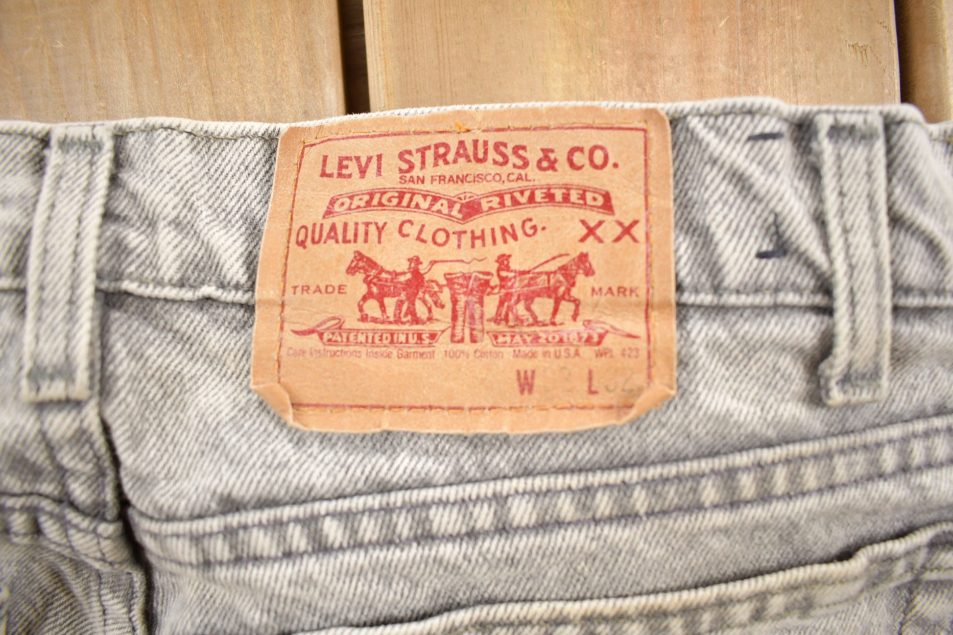 Vintage 1990s Levi's Red Tab Light Grey Denim Jeans Size 31 x 30