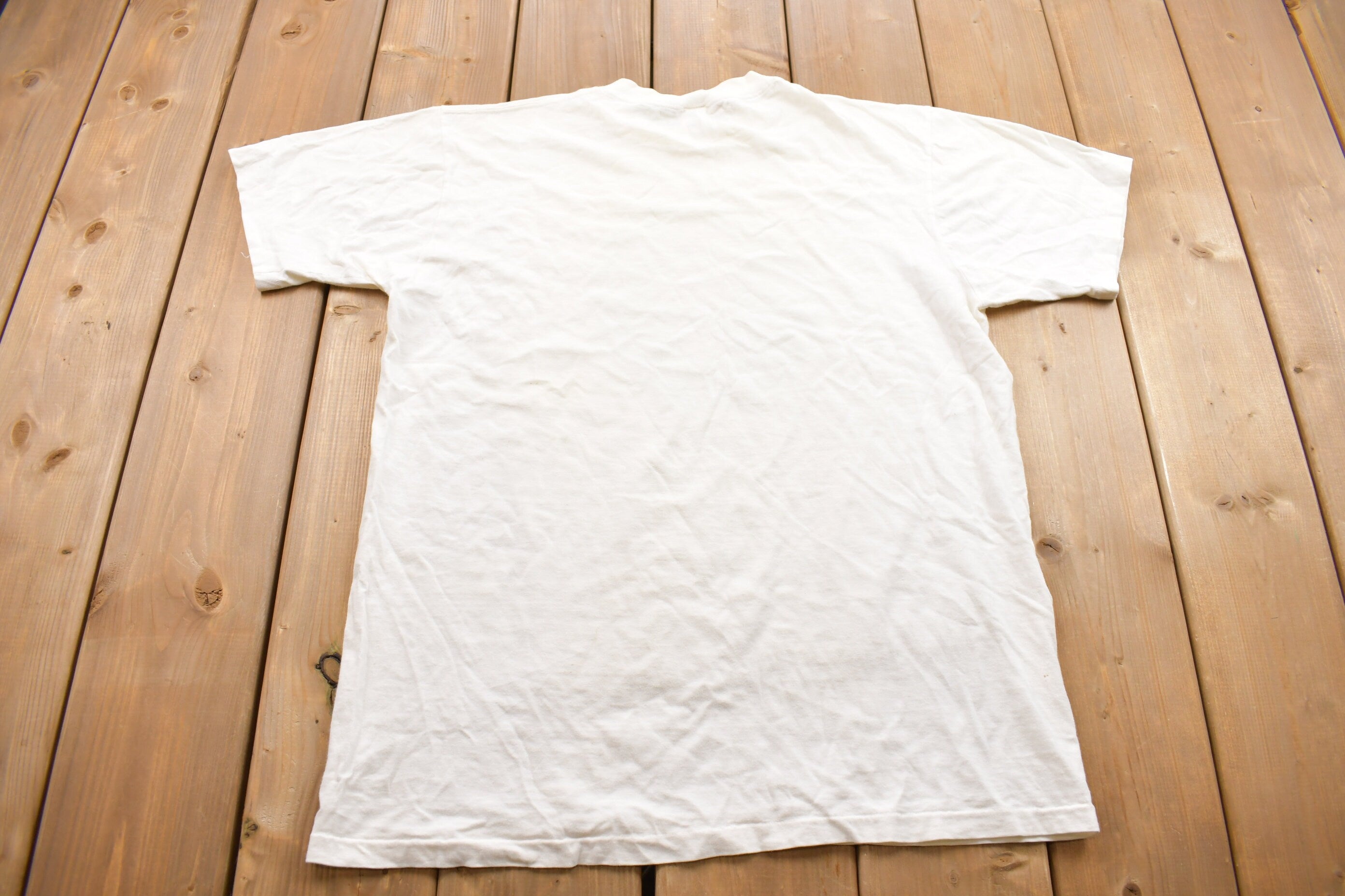 Vintage 1990s "The Legend Lives On" Graphic T Shirt