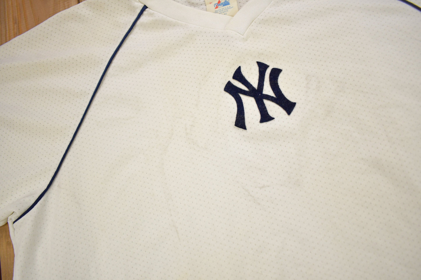 Vintage 1990s New York Yankees MLB Jersey Style T-Shirt / Made In USA / Embroidered / MLB Baseball / 90s Streetwear / Sportswear