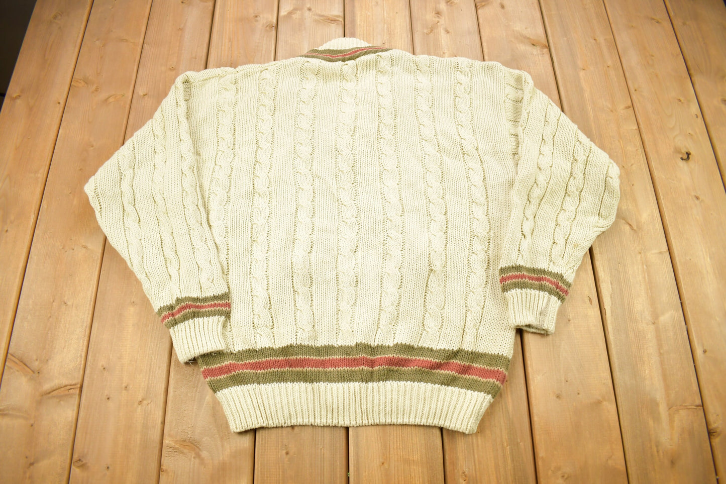 Vintage 1990s New River Knitted V-Neck Colligate Sweater / Vintage 90s 3D Cable Knit / Outdoor / Sweatshirt