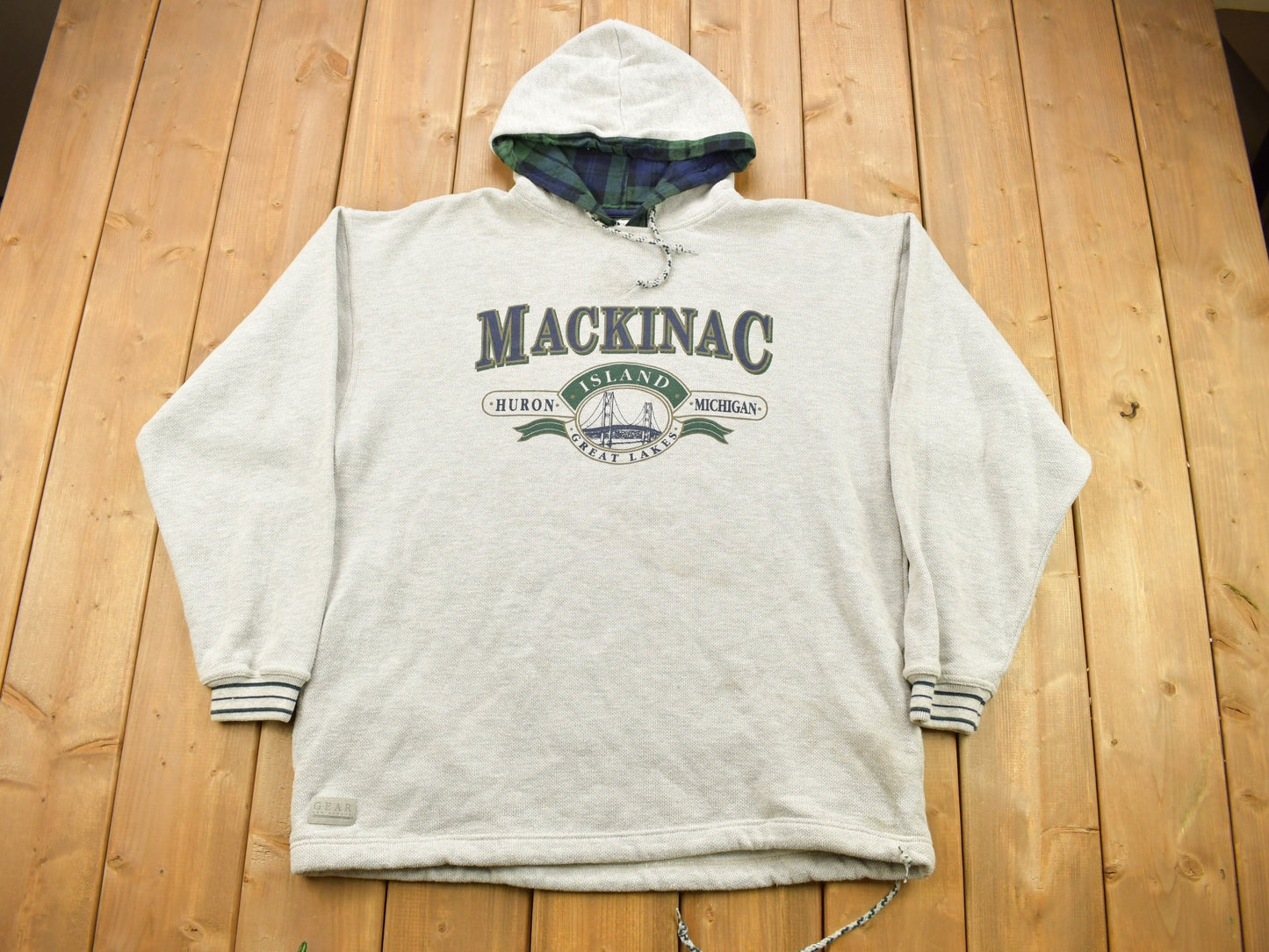 Vintage 1990s Mackinac Island Huron Michigan Hoodie / Travel Sweater / 90s Hoodie / Cottage Sweater / Vintage Mackinac Island