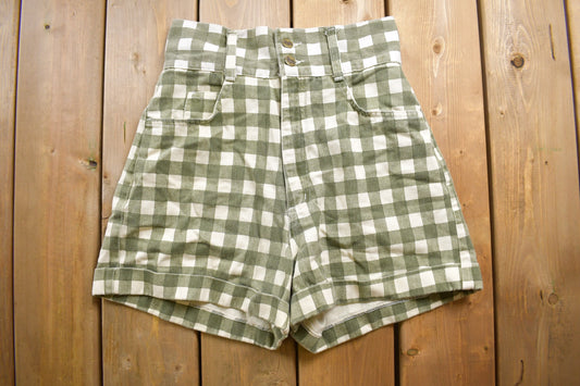 Vintage 1990s Two-tone Checkered Women's Shorts Size 27 / 90s Shorts / Streetwear Fashion / Bottoms / Light Wash / Vintage Jeans/ Jorts