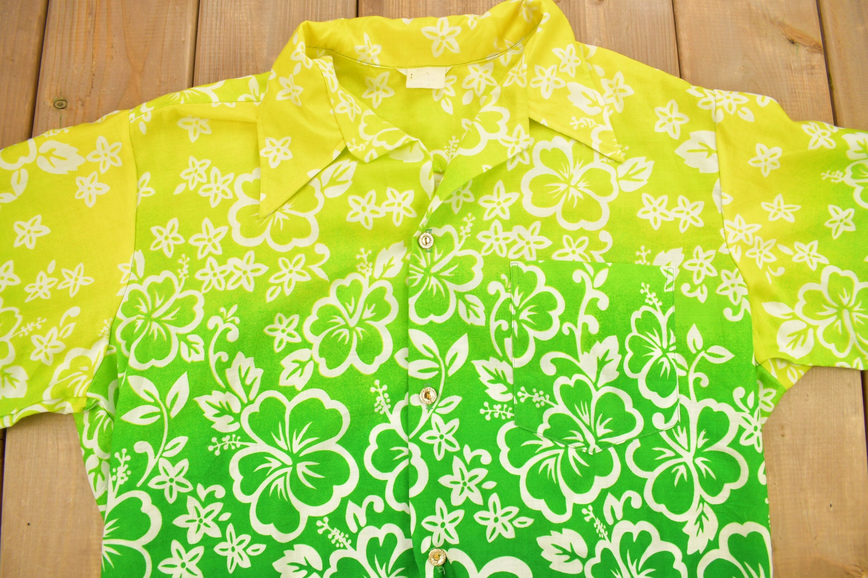 Vintage 1970s Color Gradient Floral Theme Button Up Shirt