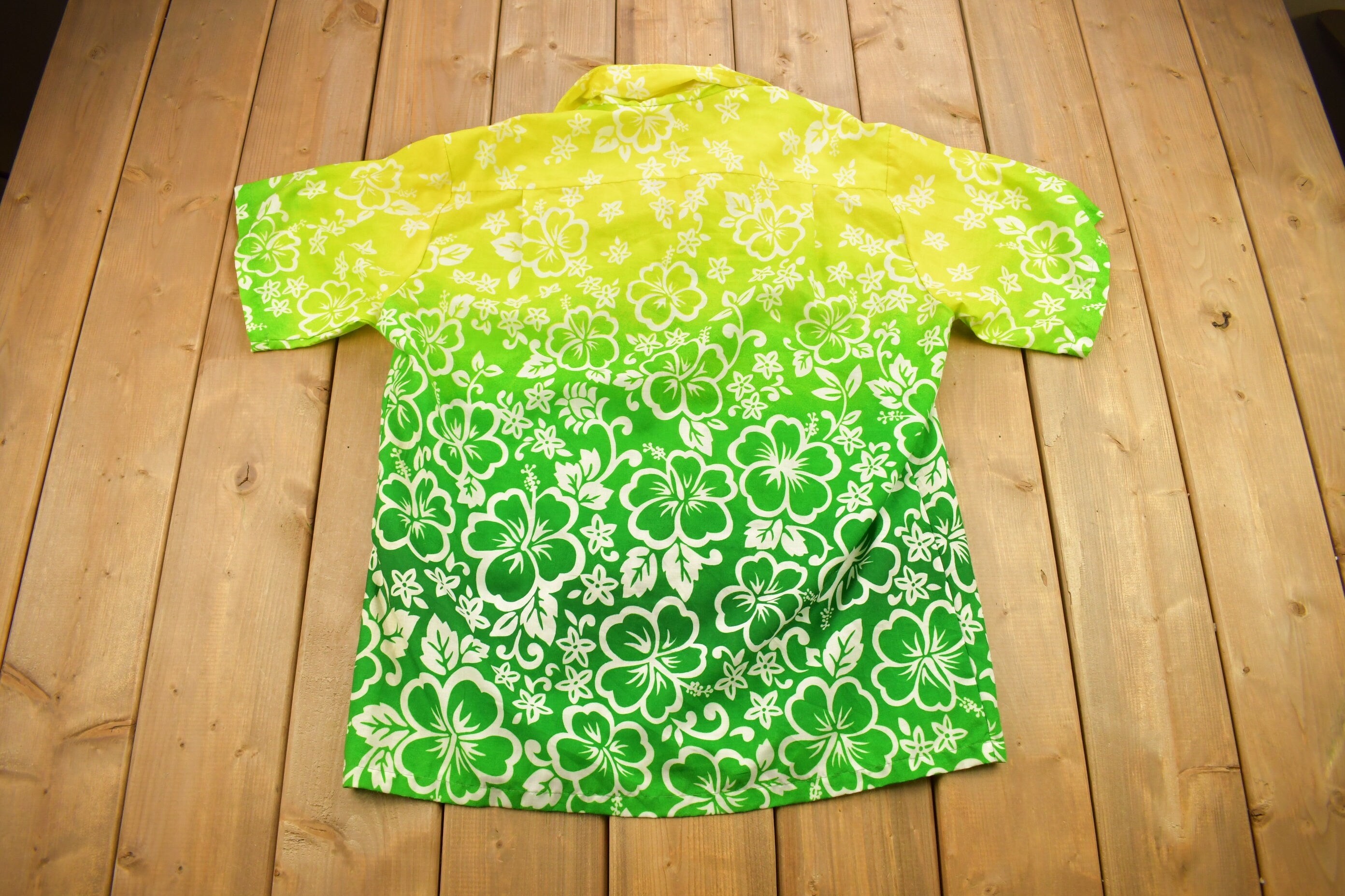 Vintage 1970s Color Gradient Floral Theme Button Up Shirt