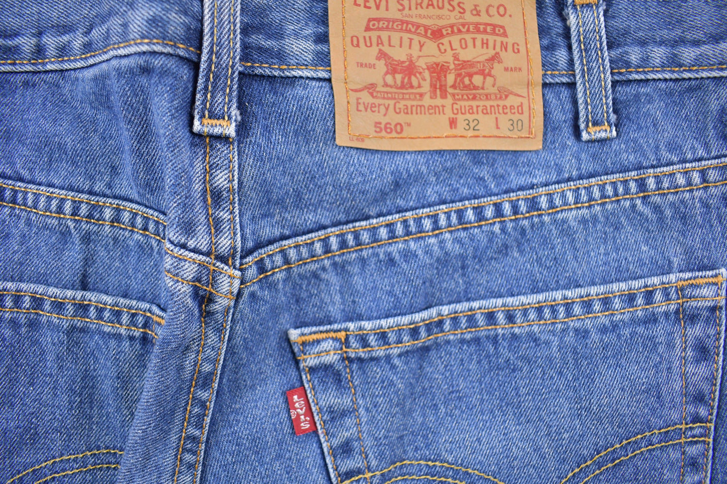 Vintage 1990s Levi's 560 Red Tab Denim Blue Jeans Size 31 x 30