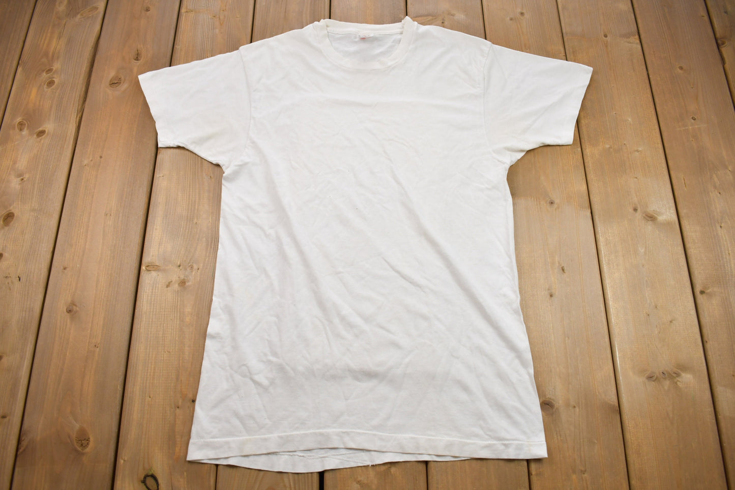 Vintage 1990s Hanes Simple Blank White T-Shirt / Vintage T Shirt / Streetwear / Vintage Tee / Single Stitch / Made In USA