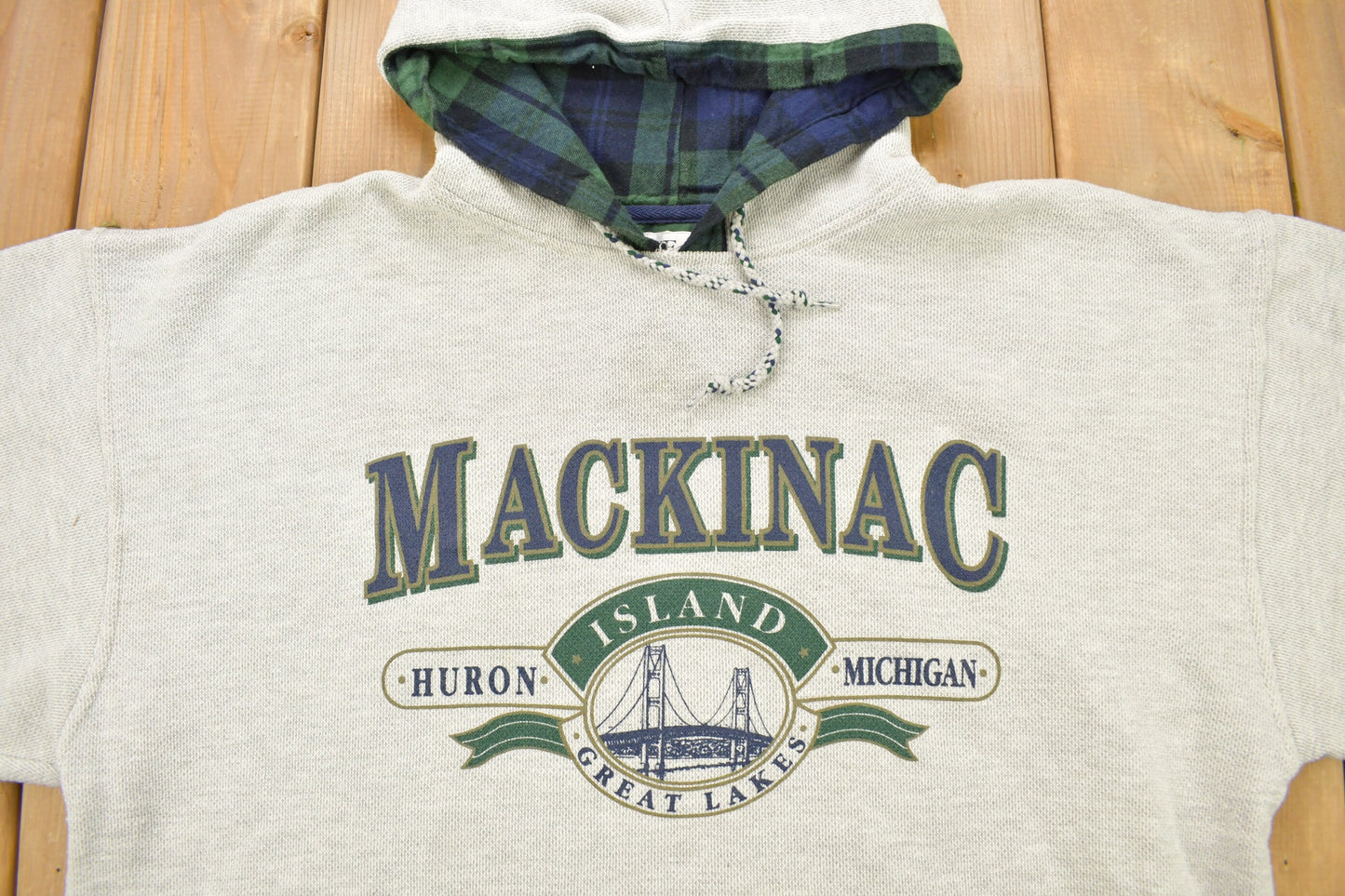 Vintage 1990s Mackinac Island Huron Michigan Hoodie / Travel Sweater / 90s Hoodie / Cottage Sweater / Vintage Mackinac Island