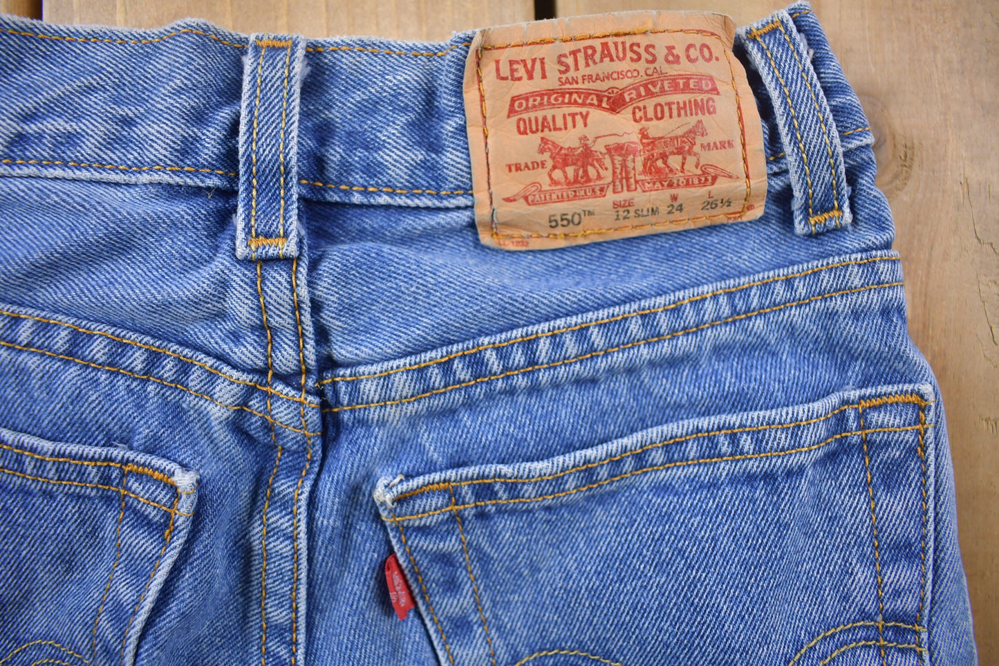 Vintage 1990s Levi's 550 Red Tab Relaxed Fit Denim Jeans Size 22 x 25