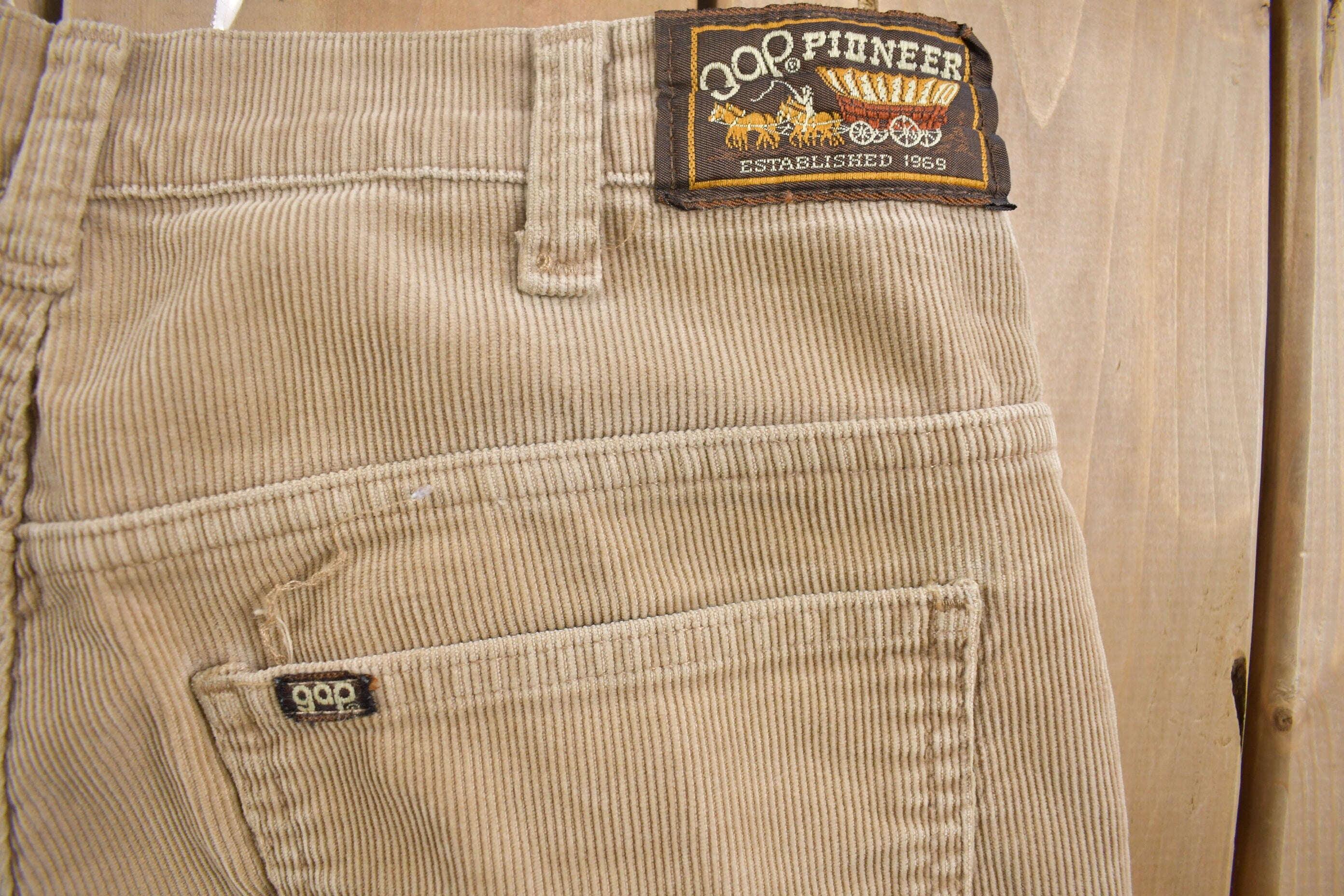 Vintage 1970s Gap Pioneer Beige Corduroy Trousers Size 32 x 32