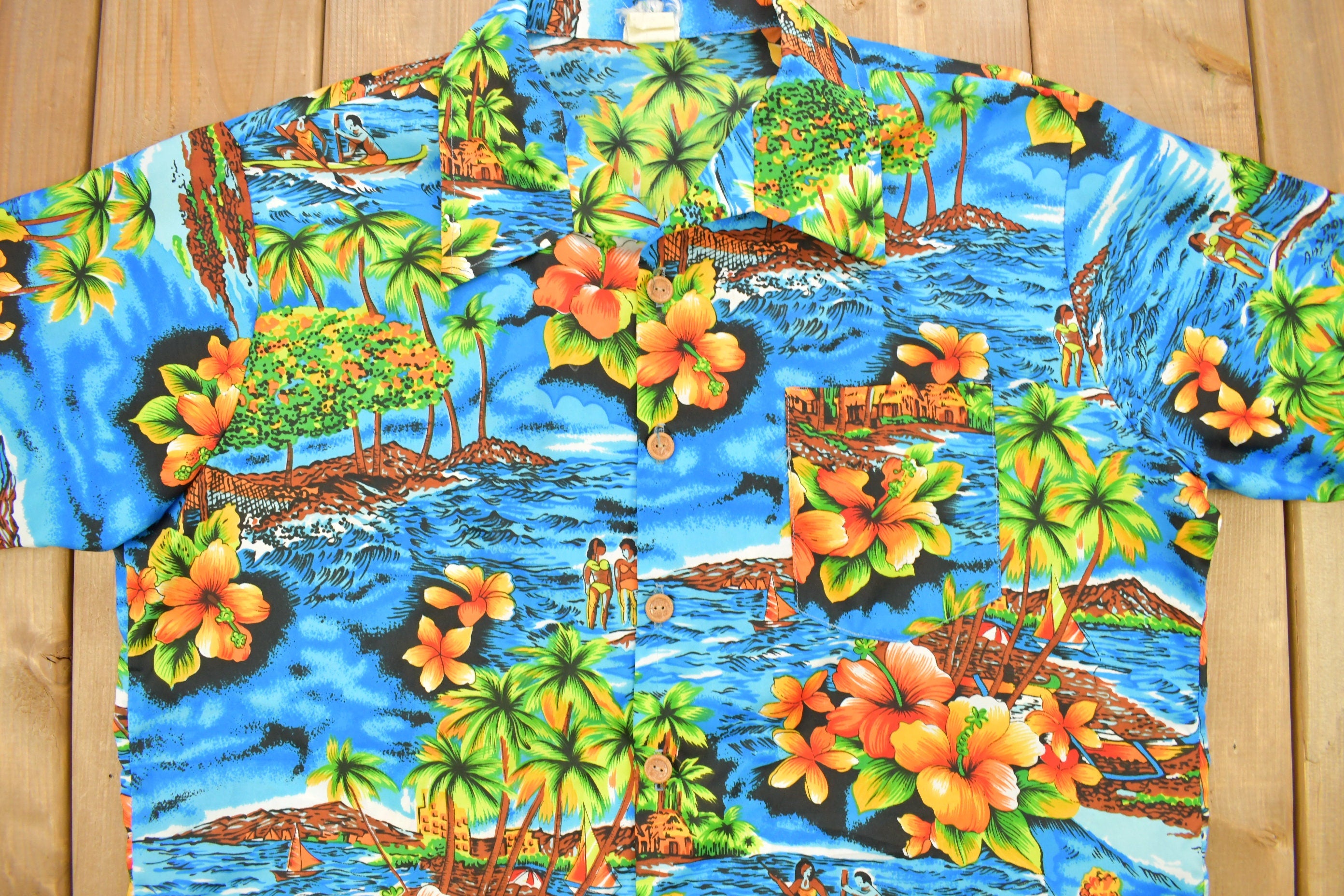 Vintage 1970s All Over Print Hawaiian Theme Button Up Shirt