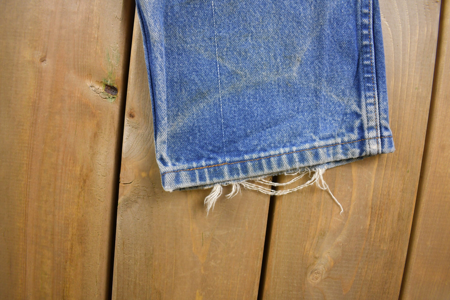 Vintage 1990's Wrangler Blue Jeans 33 x 31 / Made in USA / American Vintage / Basic Blue Jeans / Streetwear Fashion / Vintage Pants