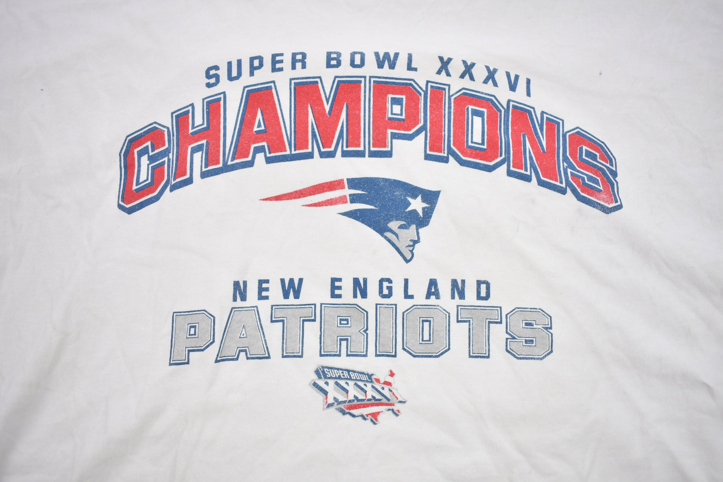 Vintage 1990s NFL New England Patriots Super Bowl 36 Graphic T-Shirt/ Made In USA / Distressed / NFL / 90s Streetwear / Sportswear