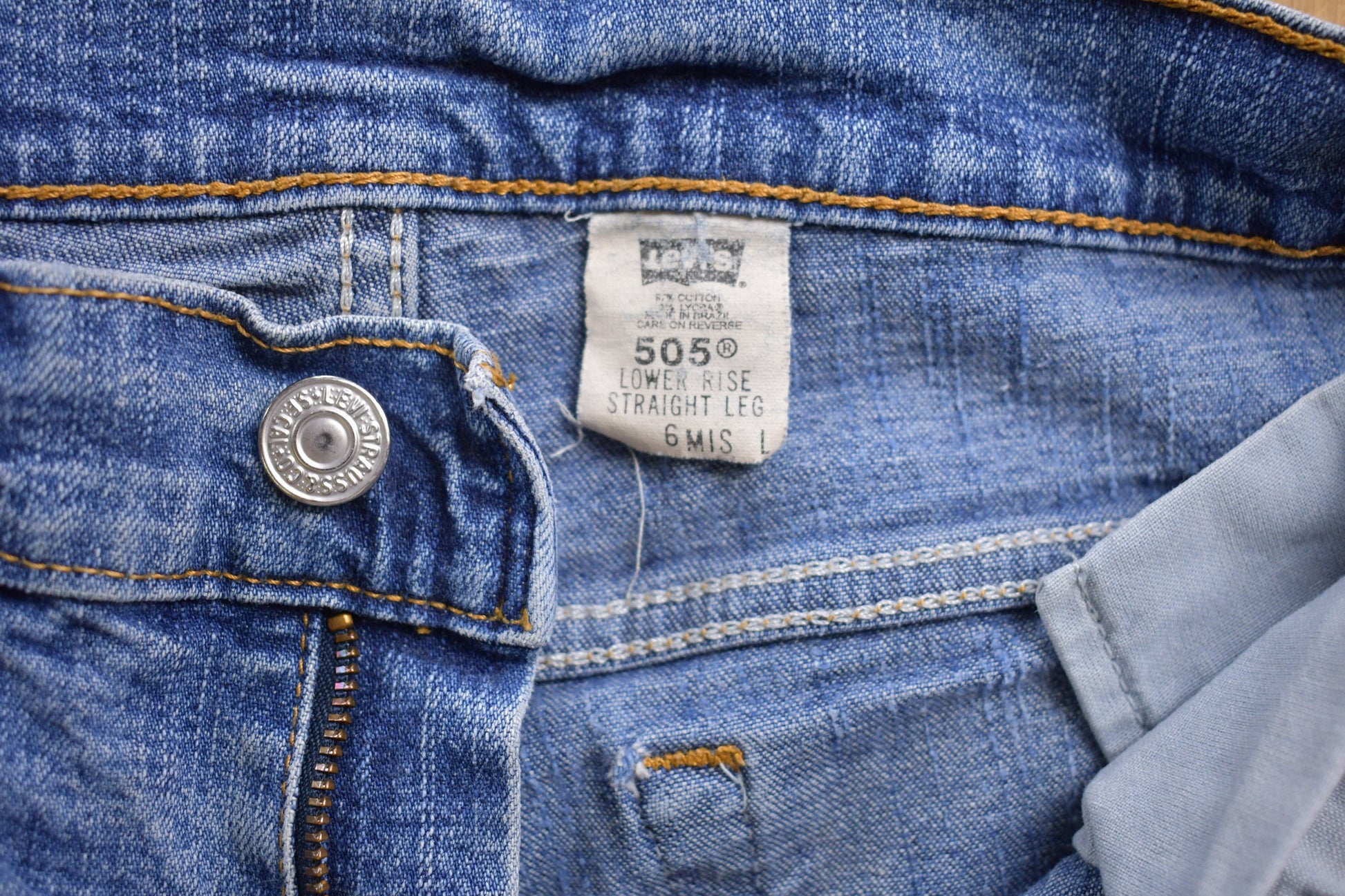 Vintage 1990s Levi's Women's 505 Red Tab Denim Jeans Size 26 x 32