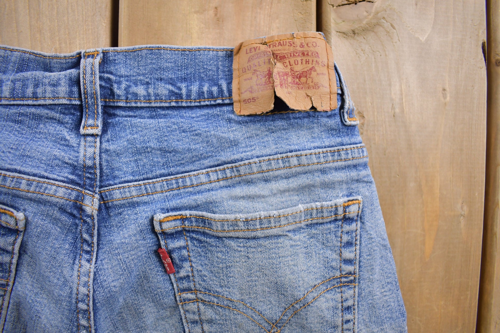 Vintage 1990s Levi's Women's 505 Red Tab Denim Jeans Size 26 x 32