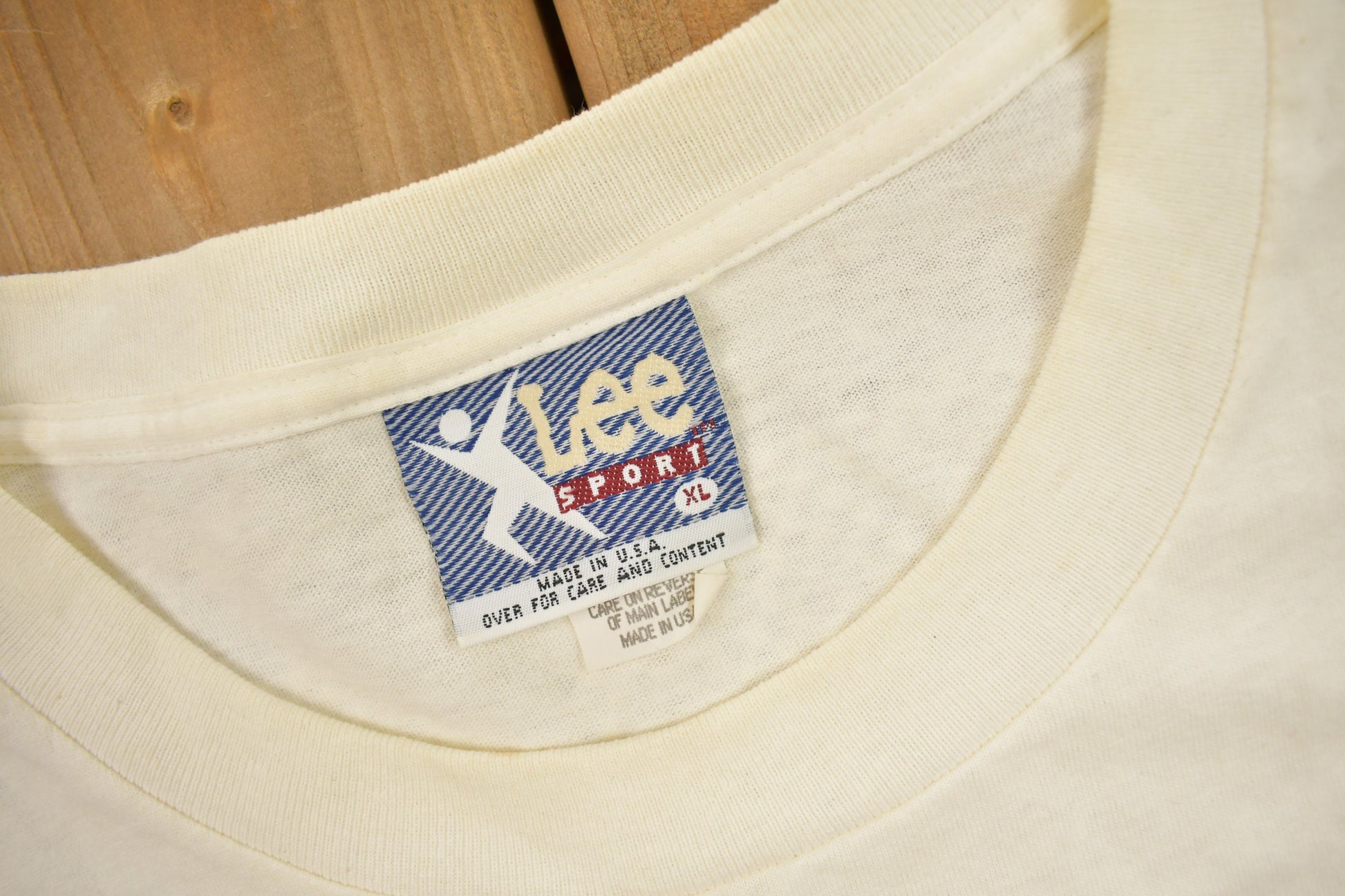 Vintage 1990s Chicago Blackhawks NHL Graphic T-Shirt