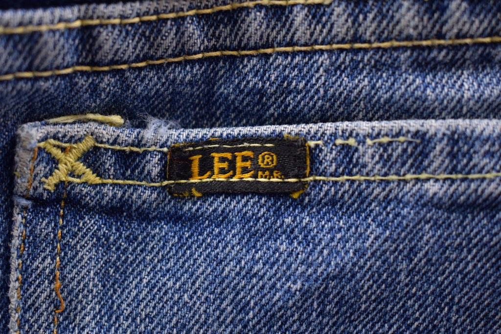 Vintage 1970s Distressed Lee Bell Bottom Jeans Size 28 x 33