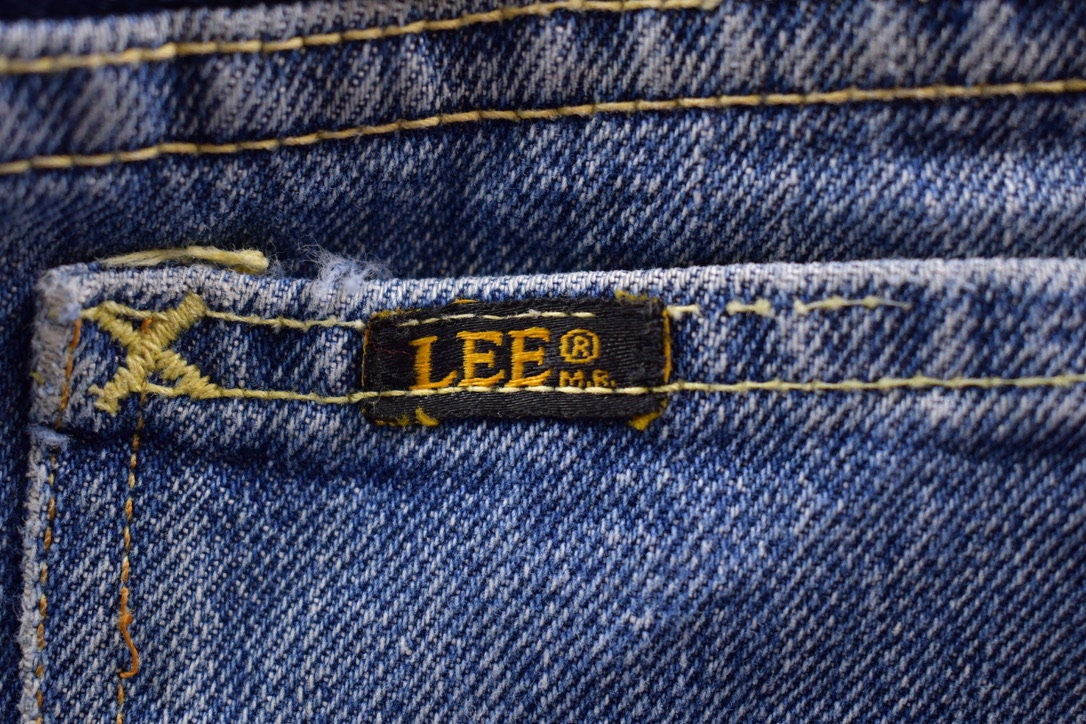 Vintage 1970s Distressed Lee Bell Bottom Jeans Size 28 x 33
