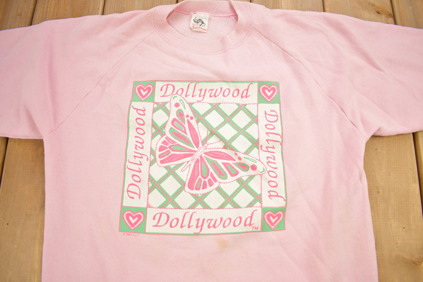 Vintage 1991 Dollywood Butterfly Theme Crewneck Sweatshirt / 90s Crewneck / Souvenir Sweater / Made In USA