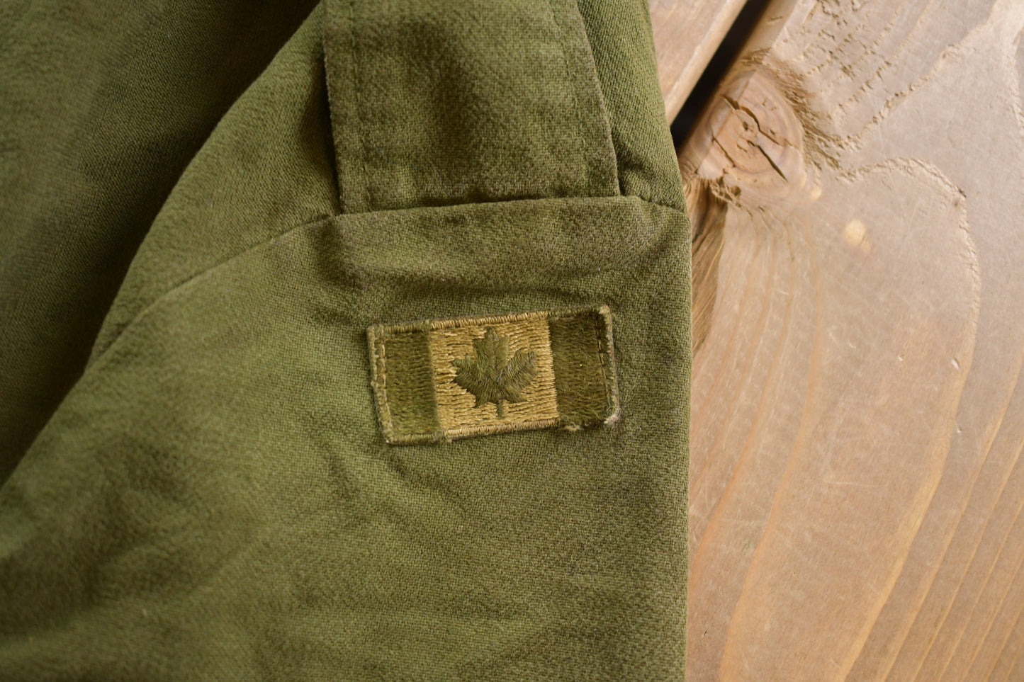 Vintage 1995 Military Heavyweight Combat Coat Coat / Button Up Jacket / Canadian Army Green / Vintage Army / Army Jacket